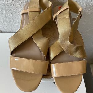 NWOT Ellen Tracy Wedge Sandals Size 9.5M